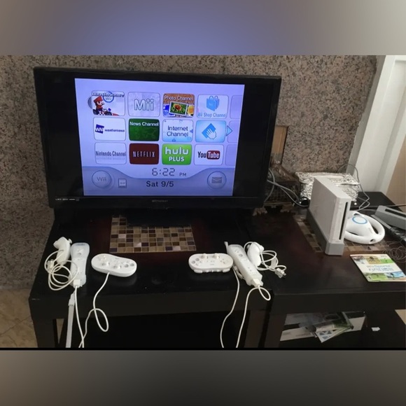 Nintendo Wii Console Compatible White RVL-001 W Extra Accessories - Picture 2 of 15